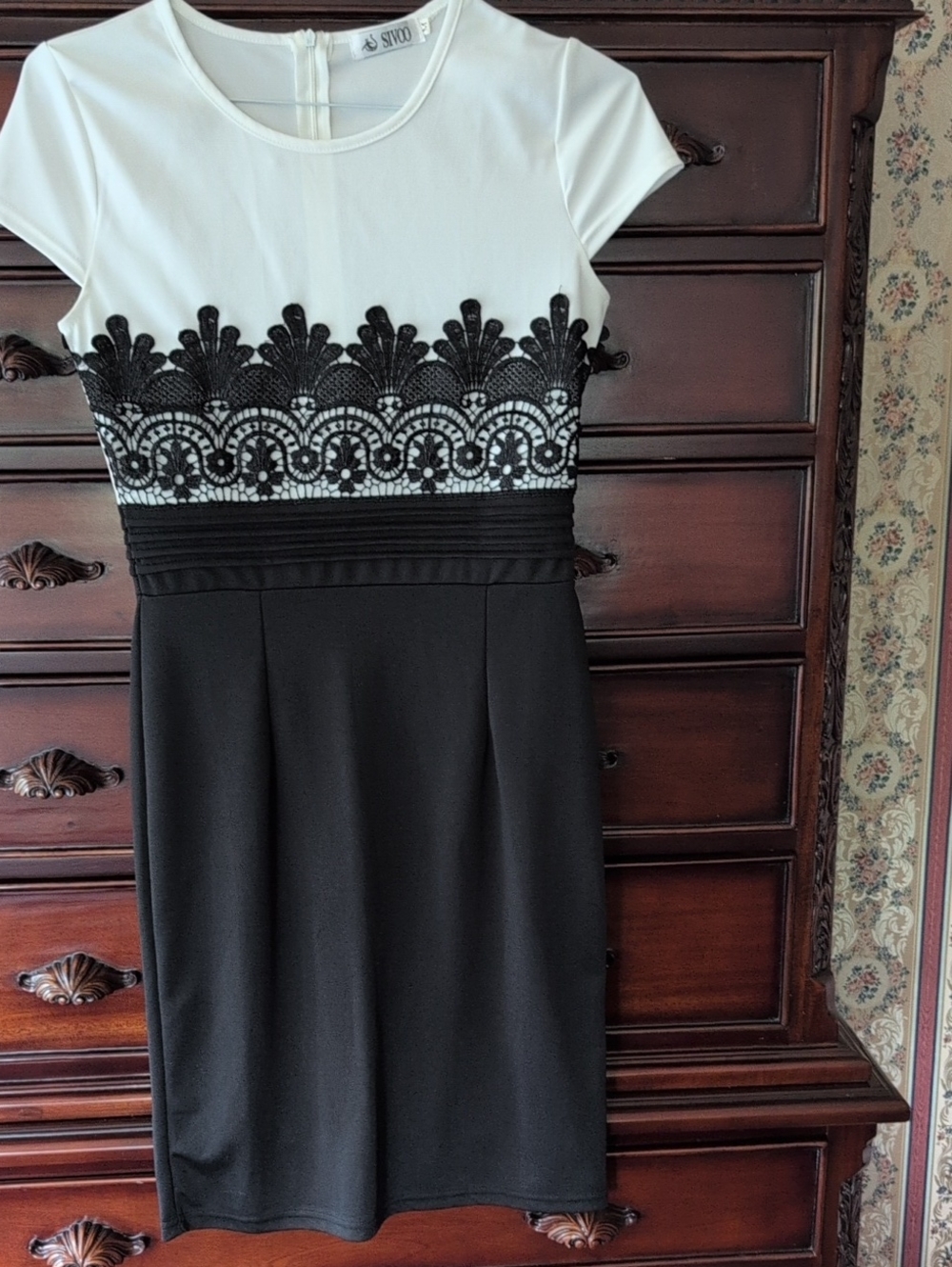 Black & White Lace-Accent Sheath Dress